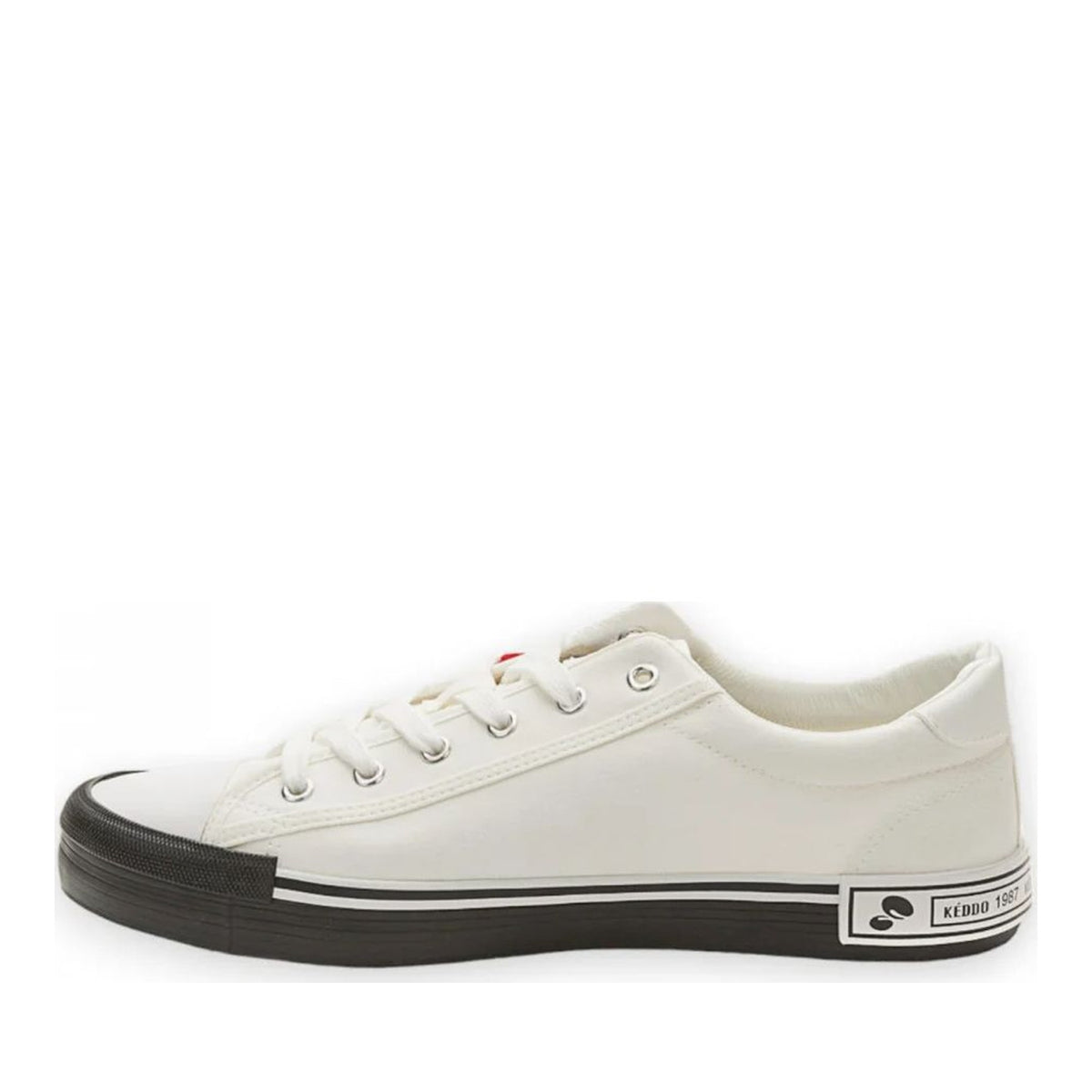 white casual closed sneakers