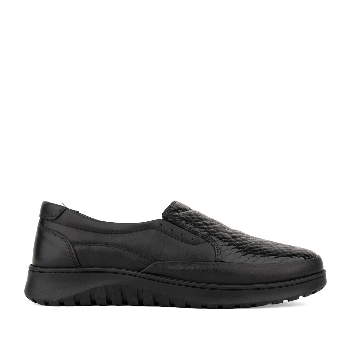 black casual closed ballerinas