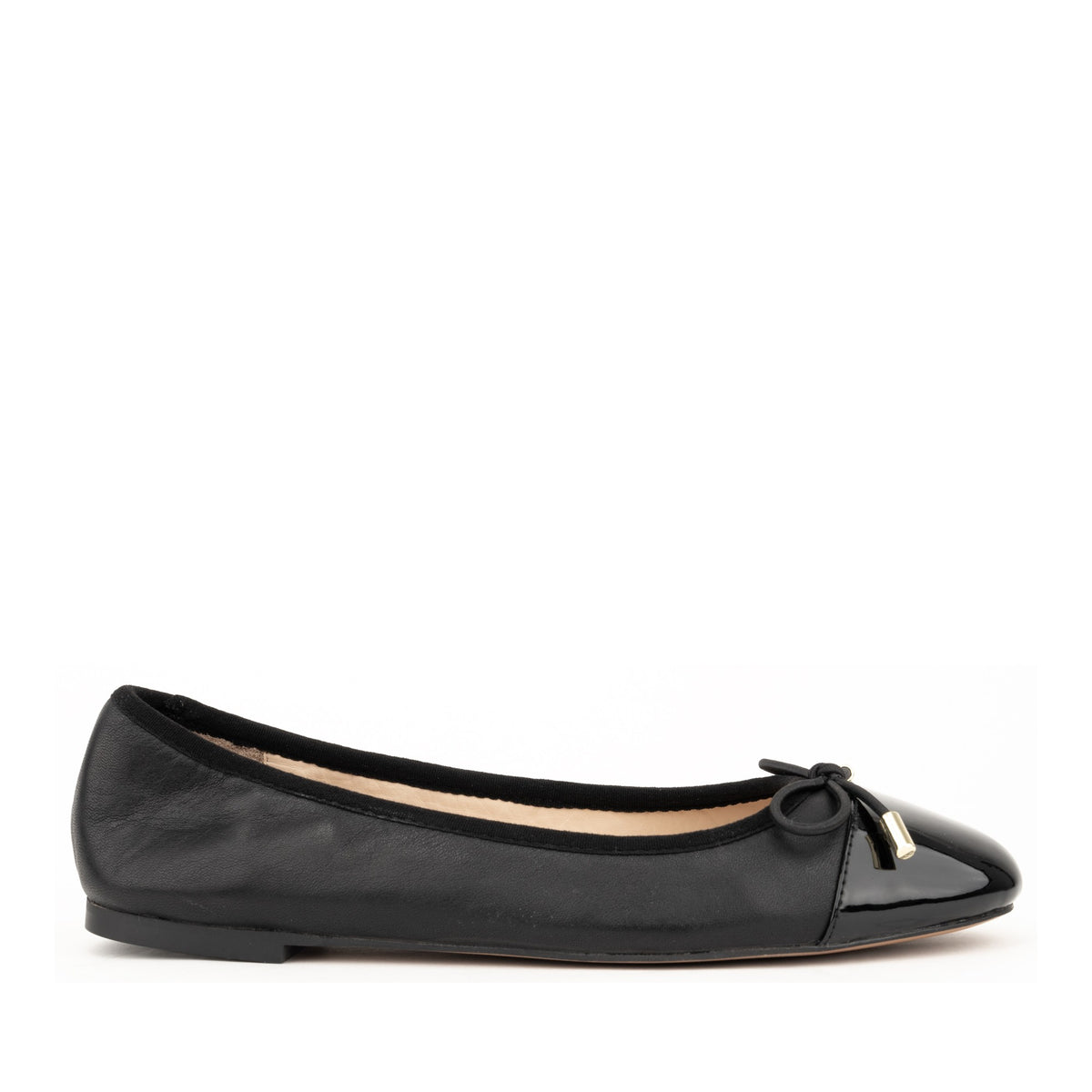 black casual closed ballerinas