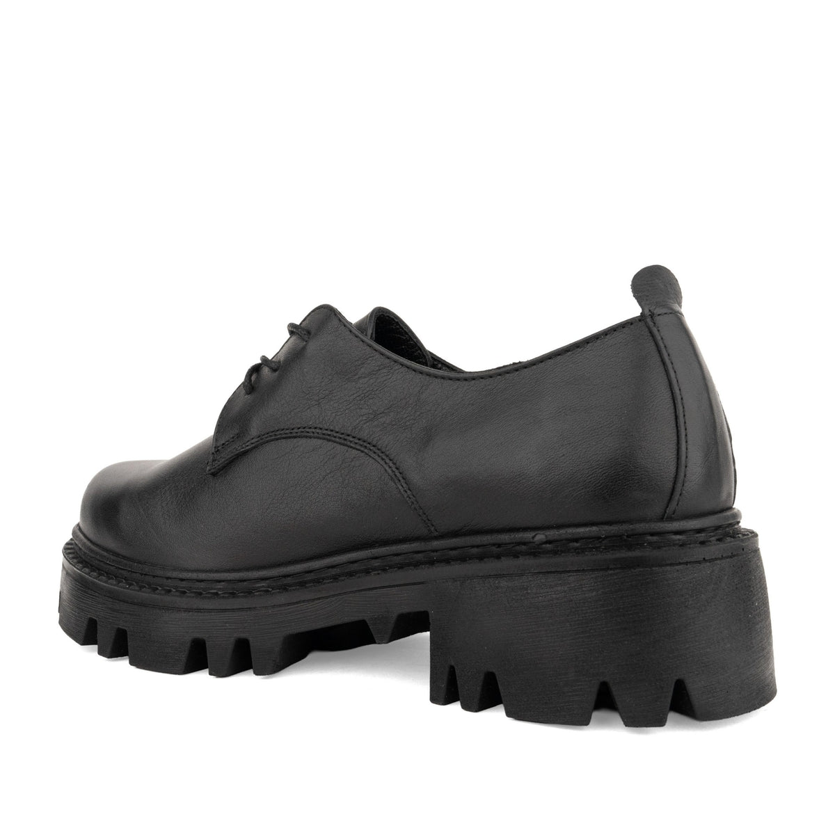 black casual closed loafers