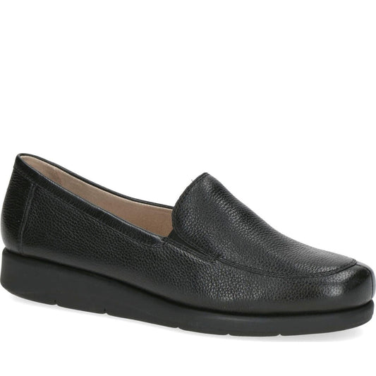 black casual closed loafers