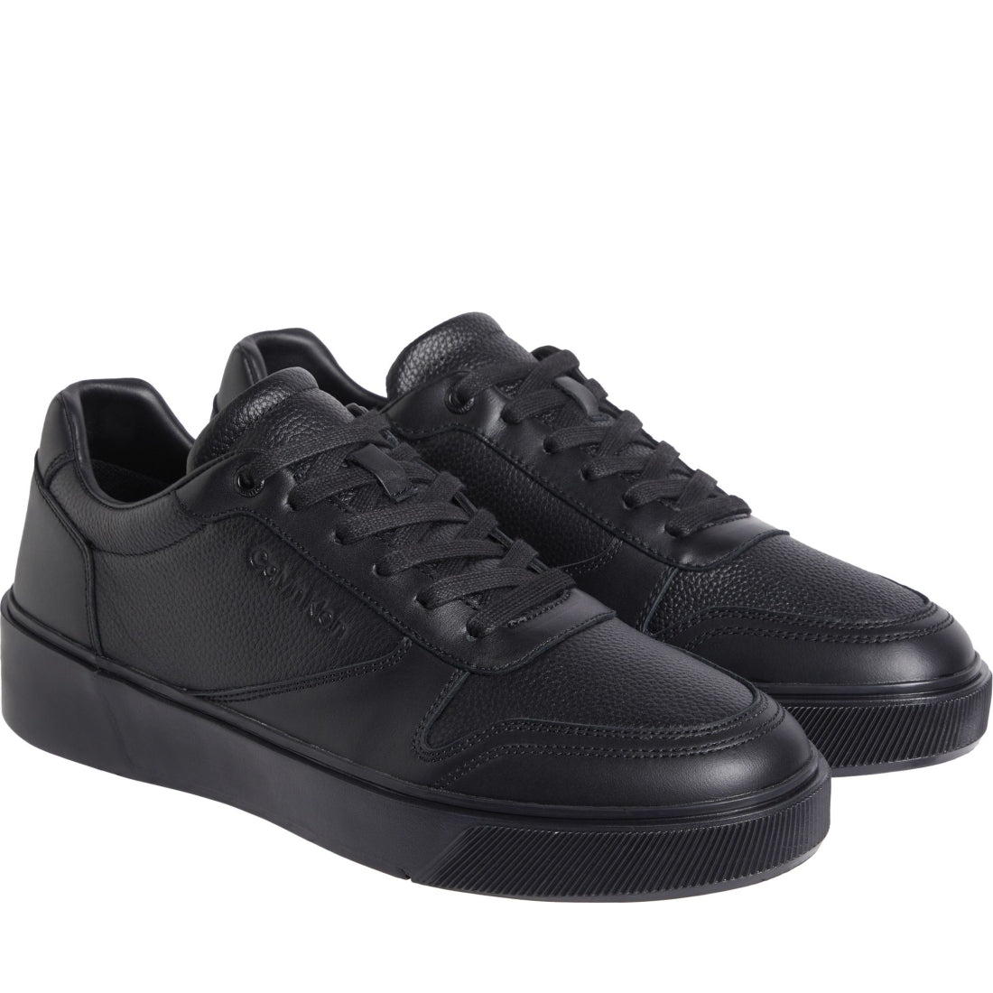 low top lace up leisure triple black