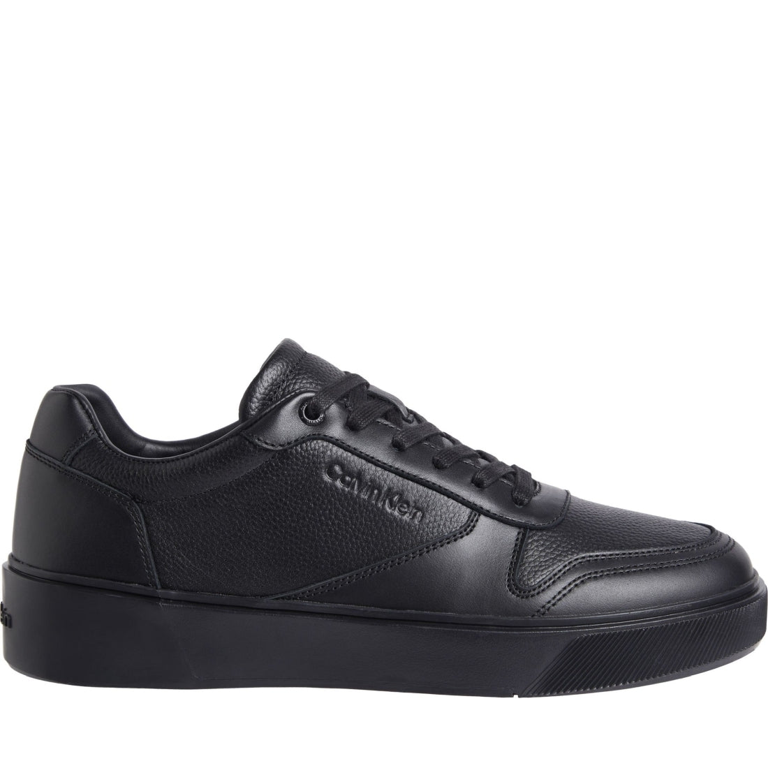 low top lace up leisure triple black