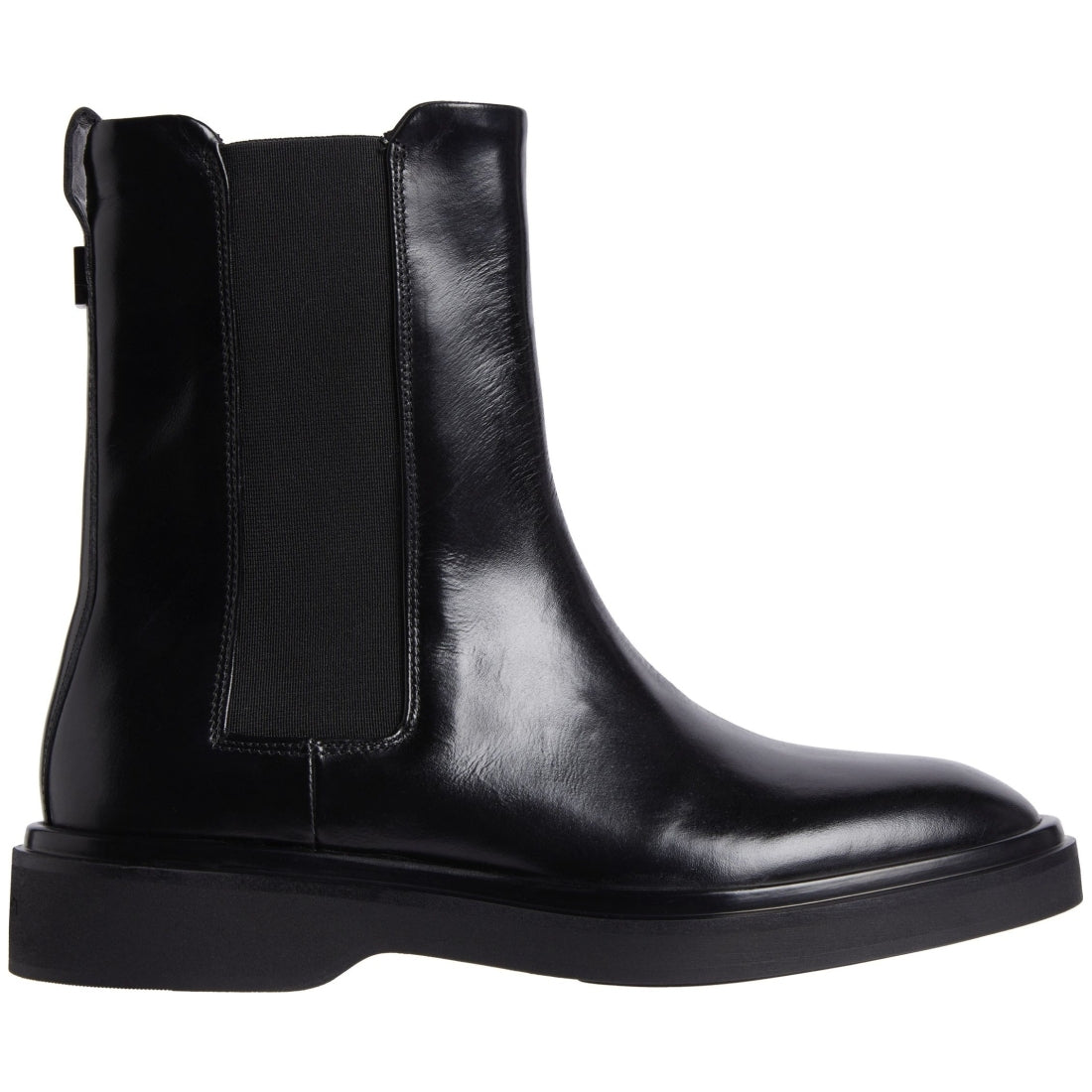 flat chelsea boot