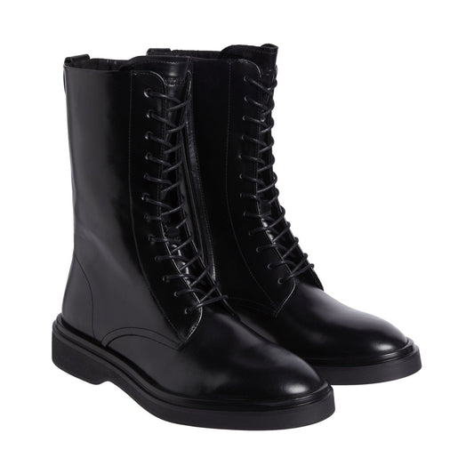 flat mid lace up boot