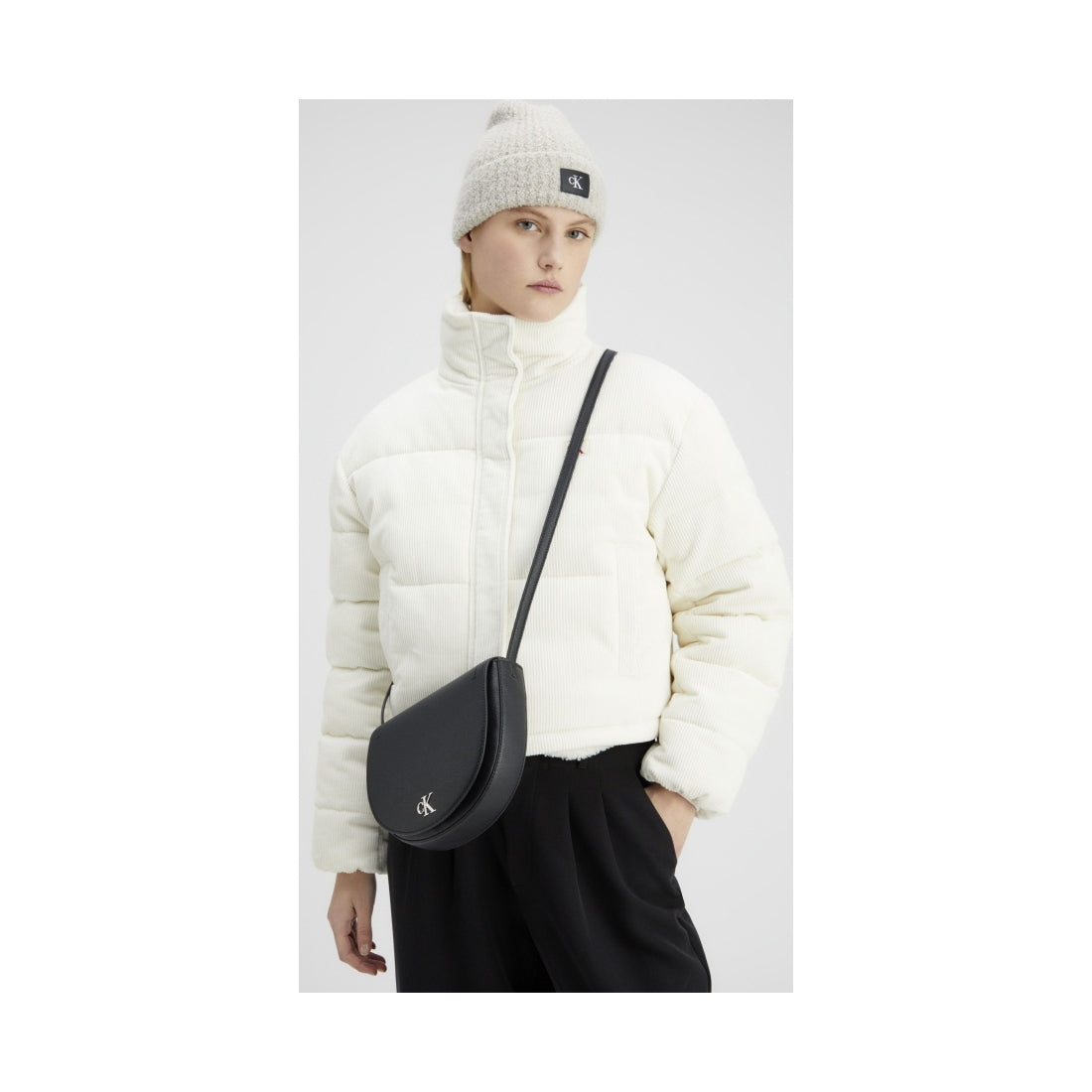 minimal saddle crossbody