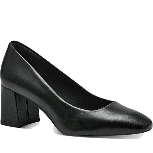 black elegant closed pumps