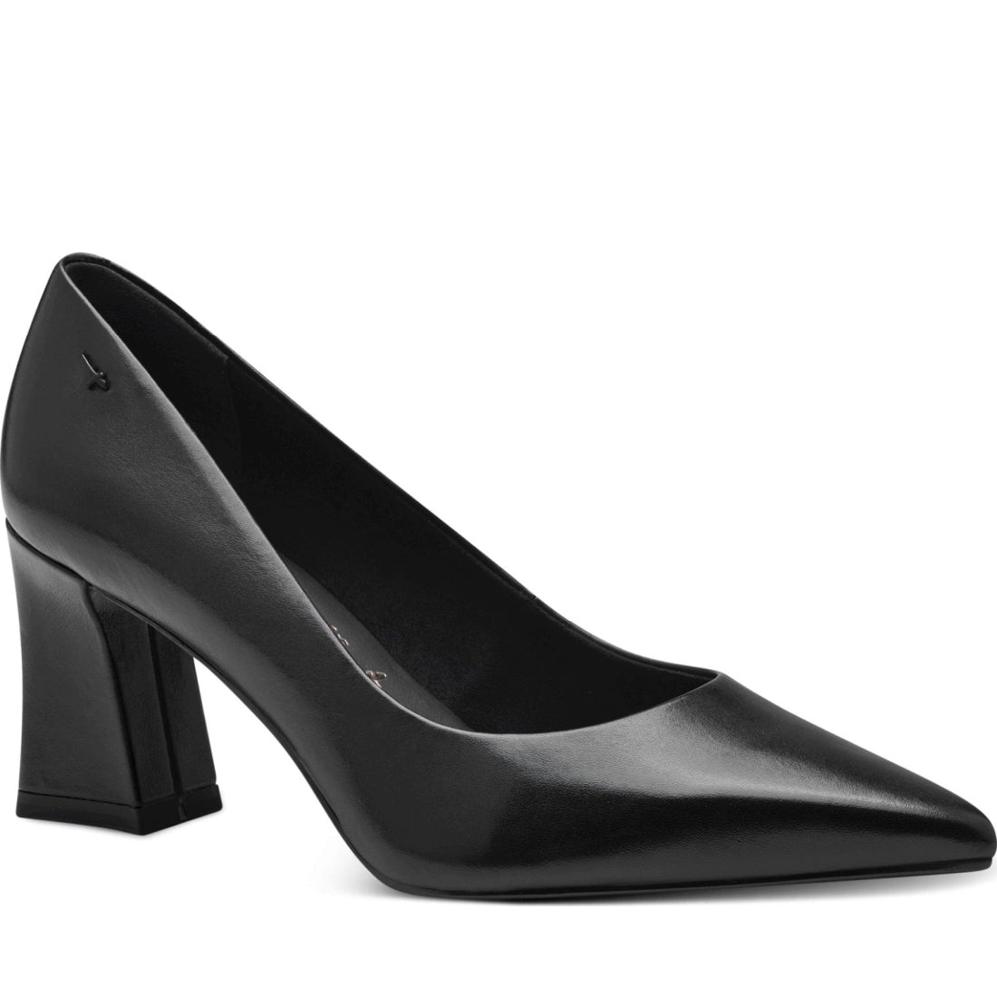 black leather elegant closed pumps