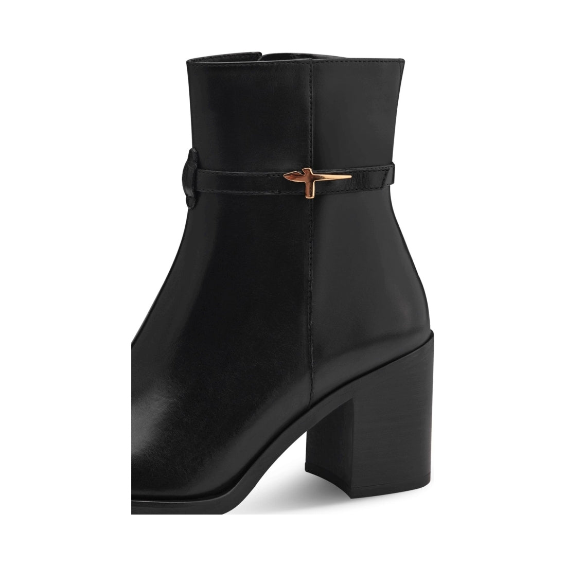 heeled boots