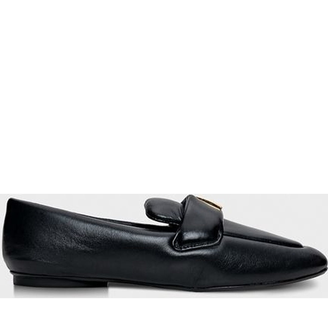 black casual closed loafers