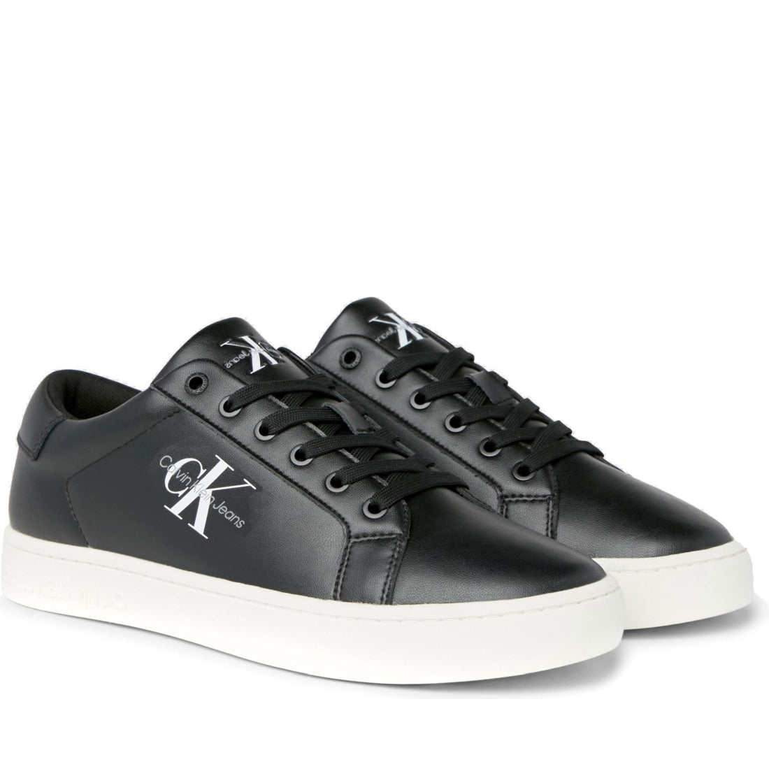 classicc low lace up leisure trainers