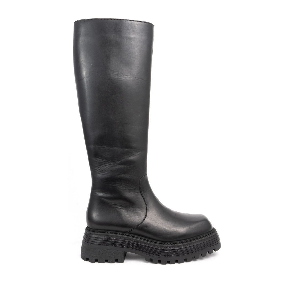 black casual closed boots