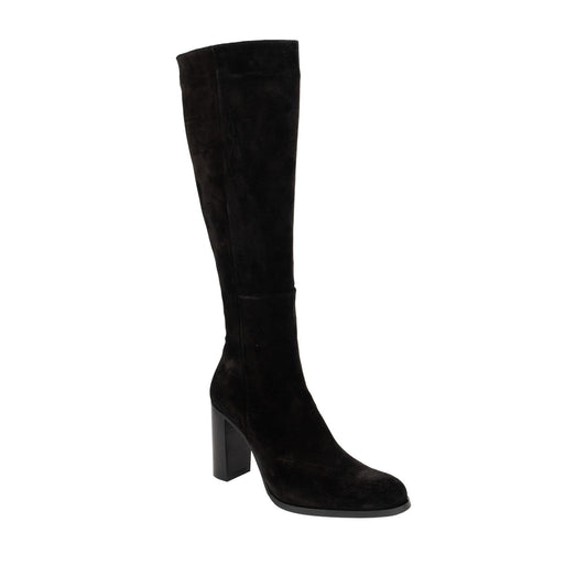 black classic closed boots