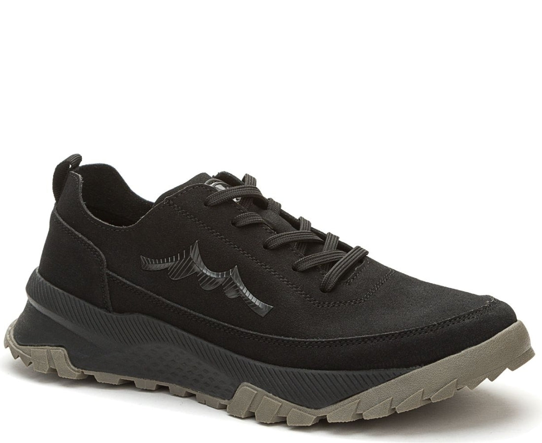 black casual closed sneakers