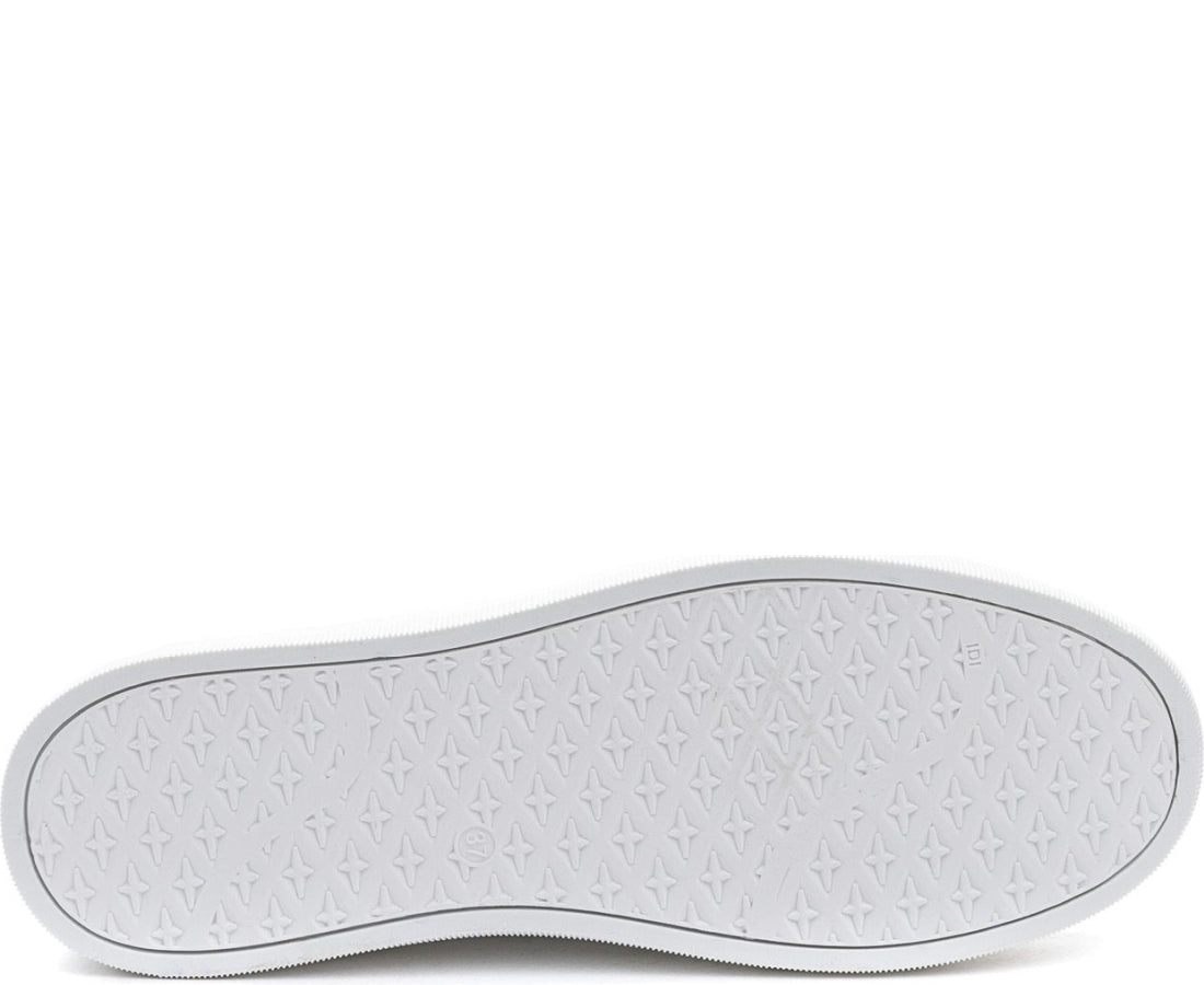 white casual closed sneakers