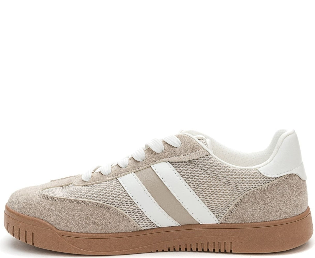 beige casual closed sneakers