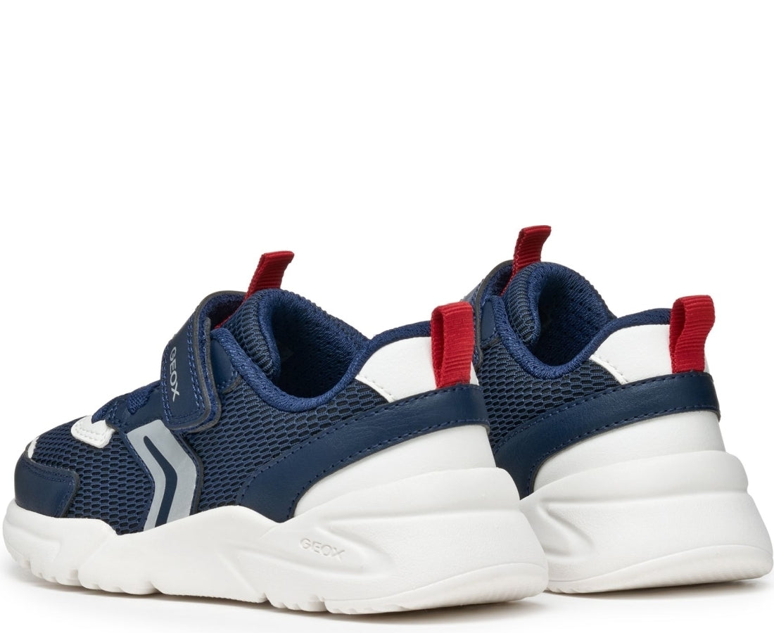 loftus leisure trainers