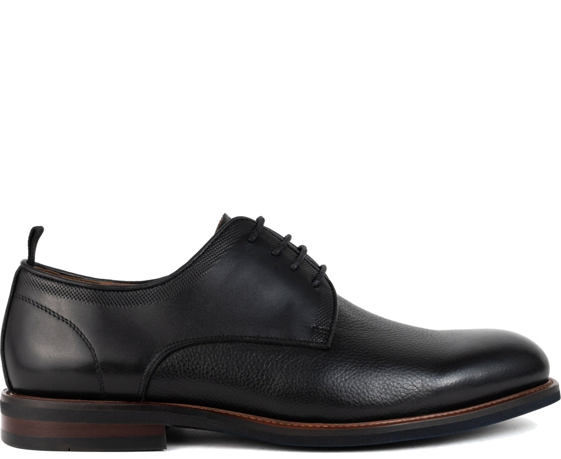 black casual closed formal