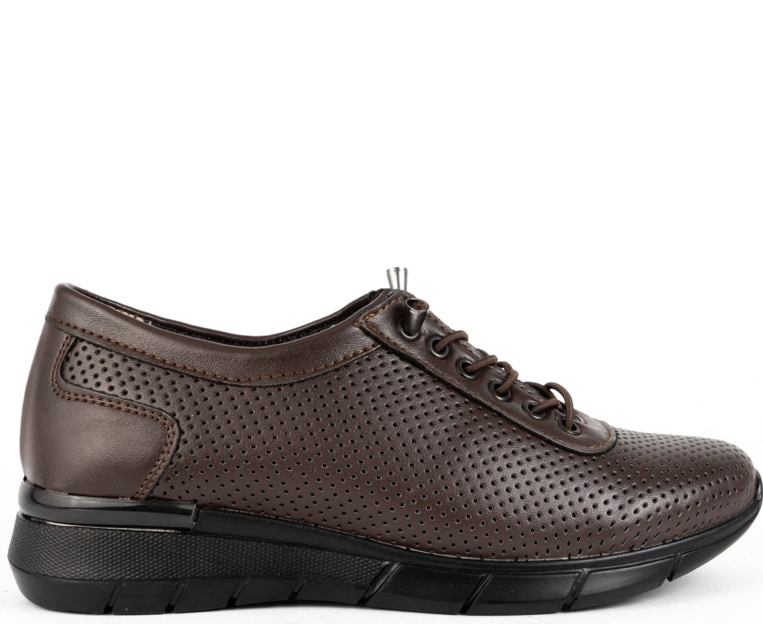 leisure trainers brown
