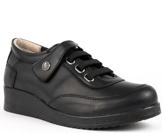 leisure trainers black