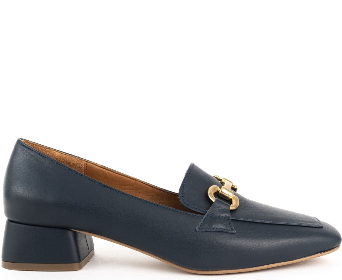 blue classic closed pumps