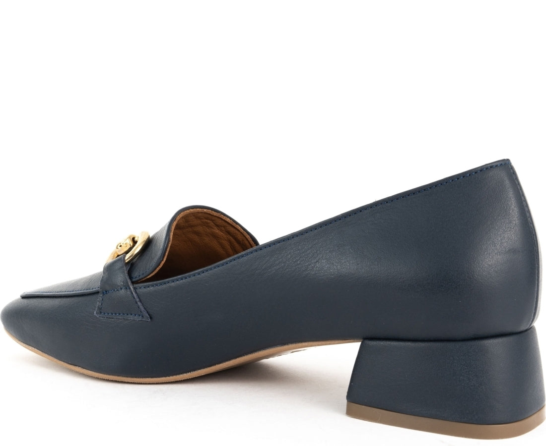 blue classic closed pumps