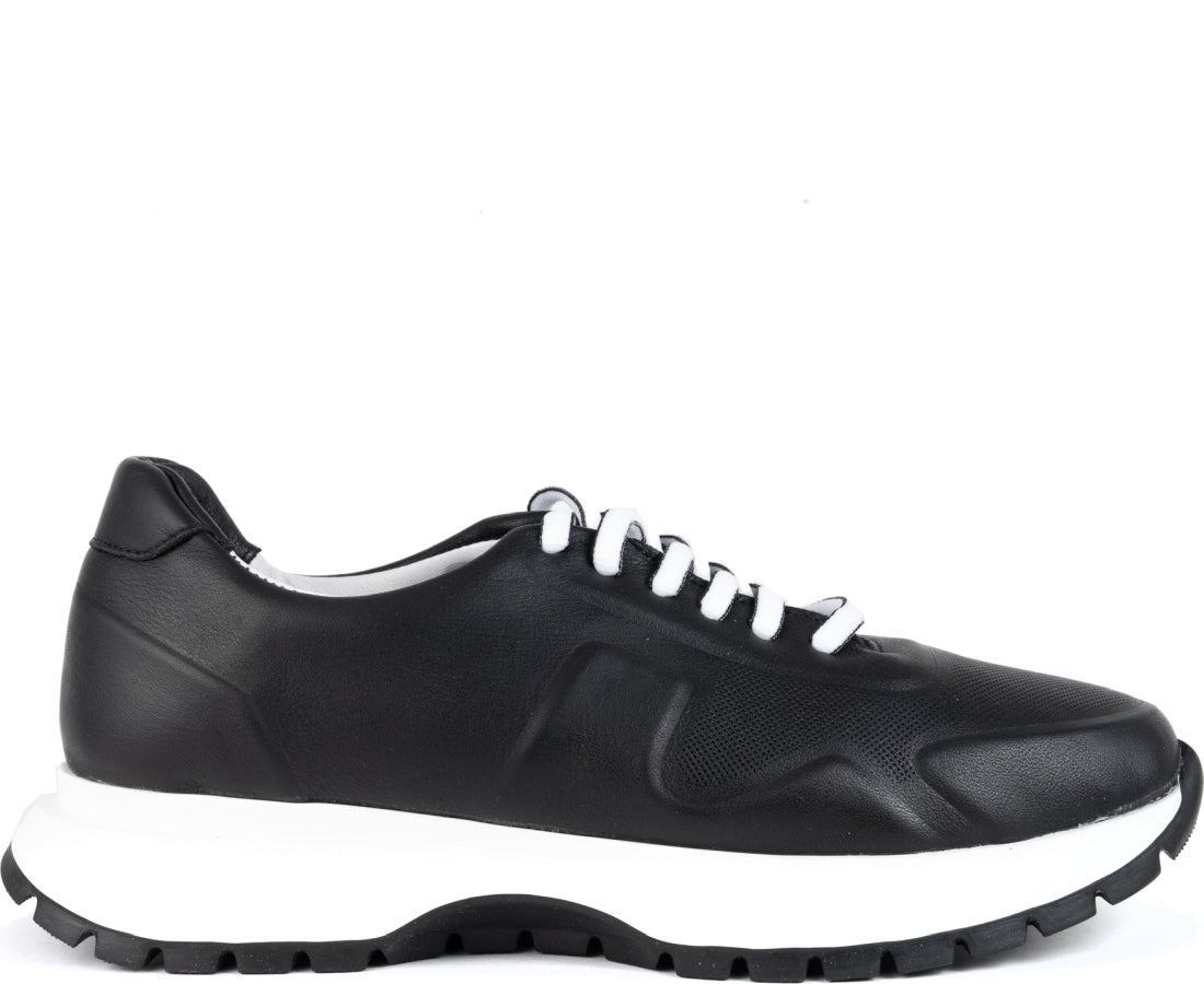 leisure trainers black