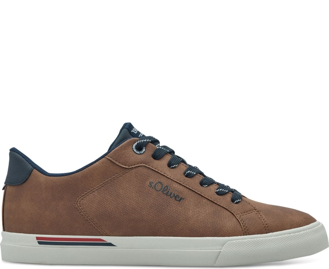 men laceup trainers