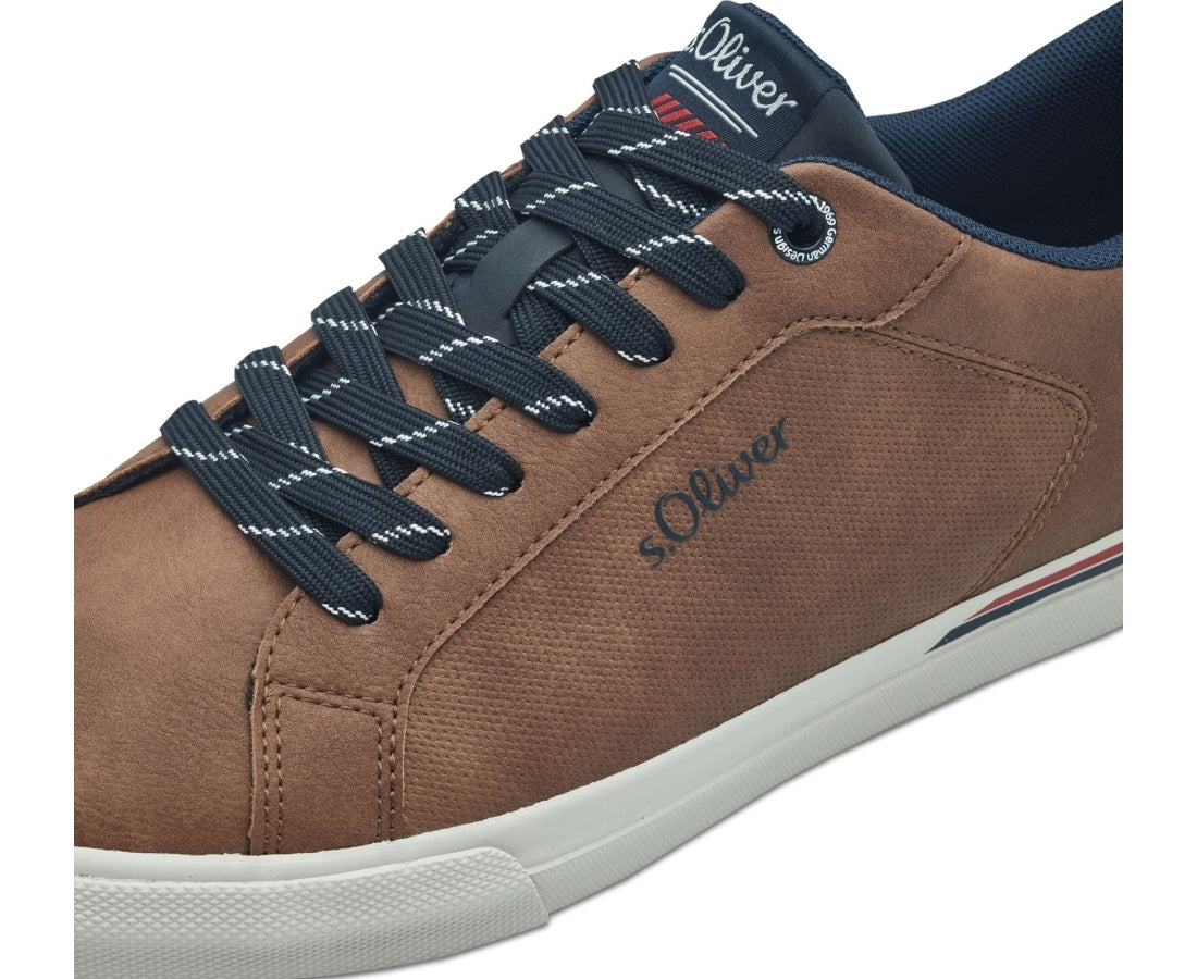 men laceup trainers