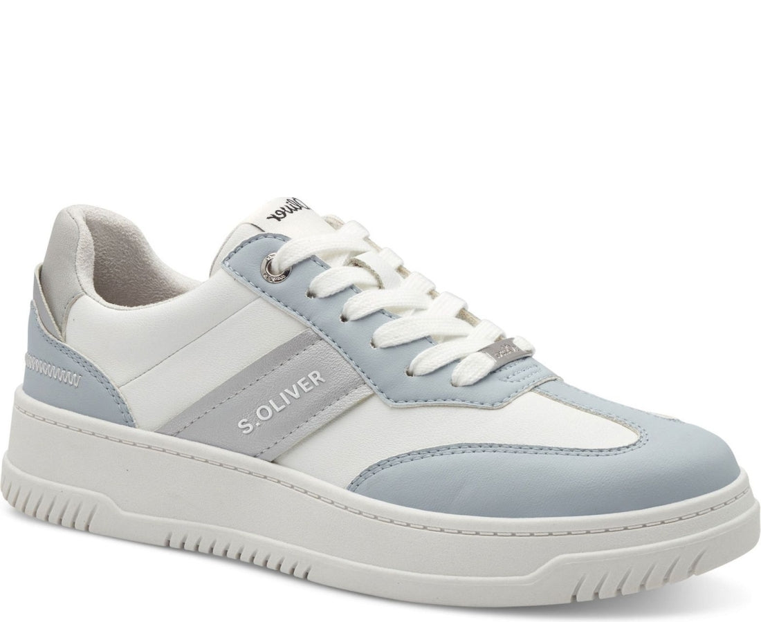 women laceup trainers