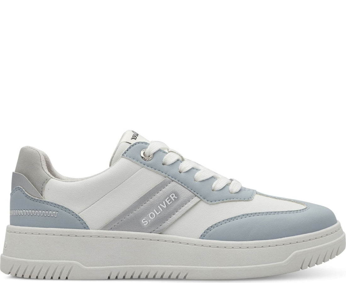 women laceup trainers