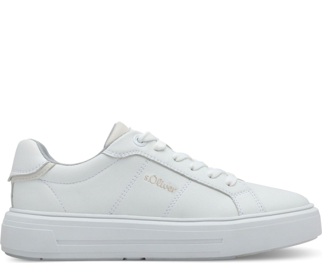 women laceup trainers