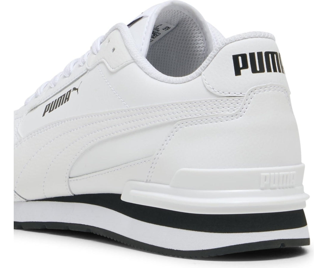 st runner sneaker