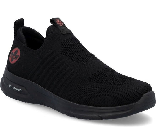 black casual closed sport shoe