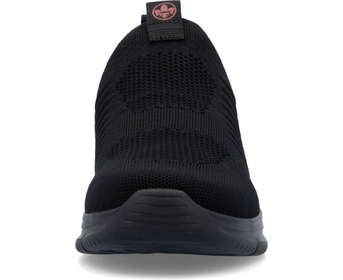 black casual closed sport shoe