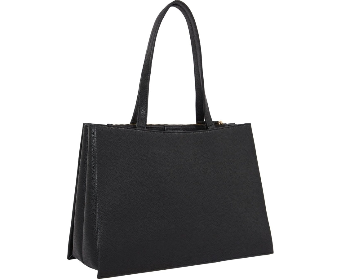 her tote