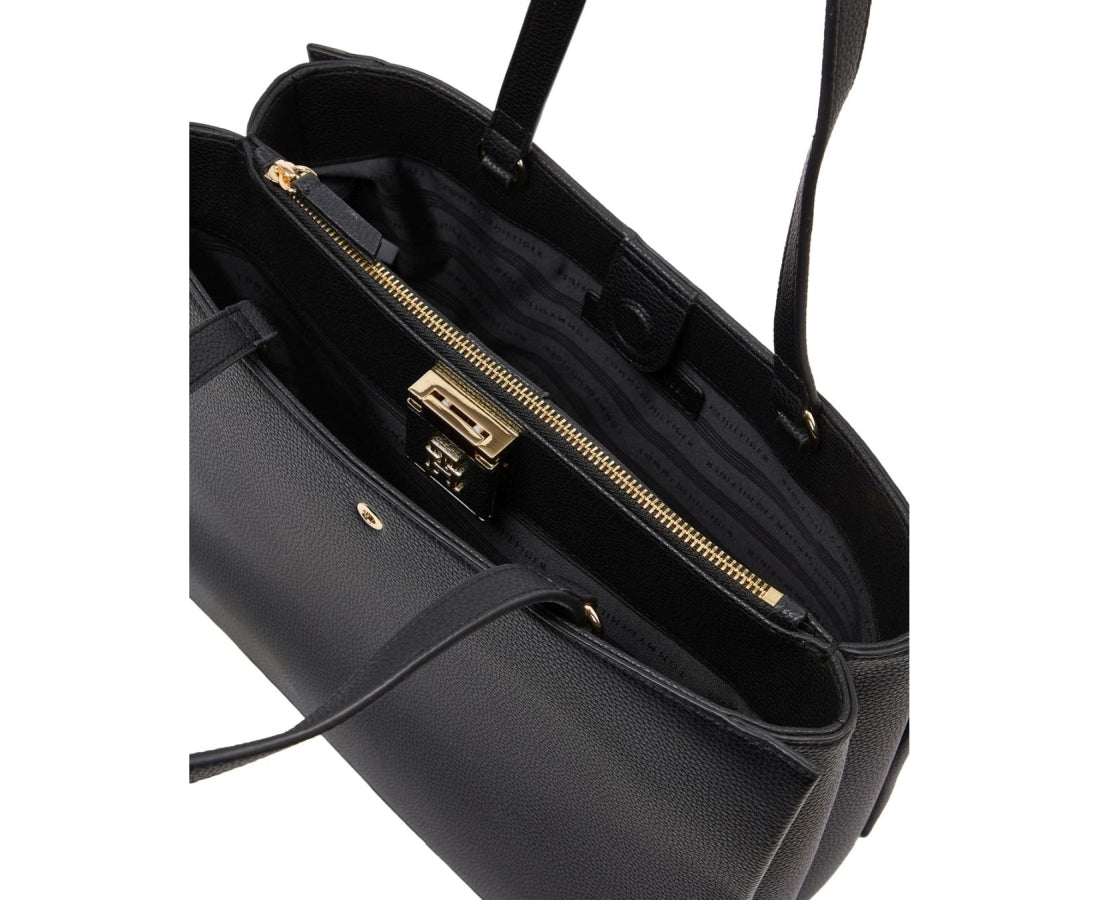 her tote