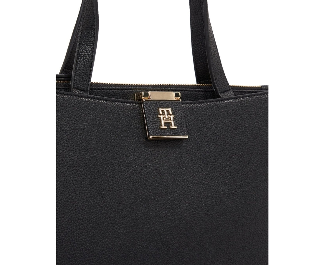 her tote