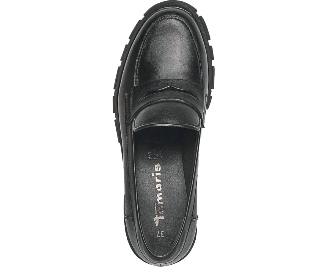 black casual closed loafers