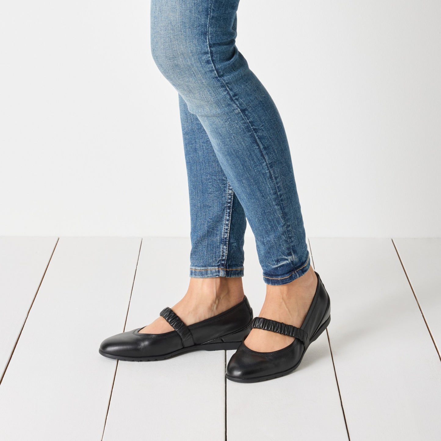 Women's Black Ballet Flats