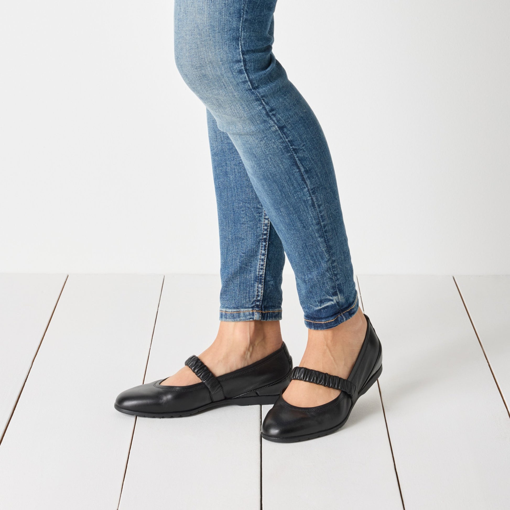 Women's Black Ballet Flats