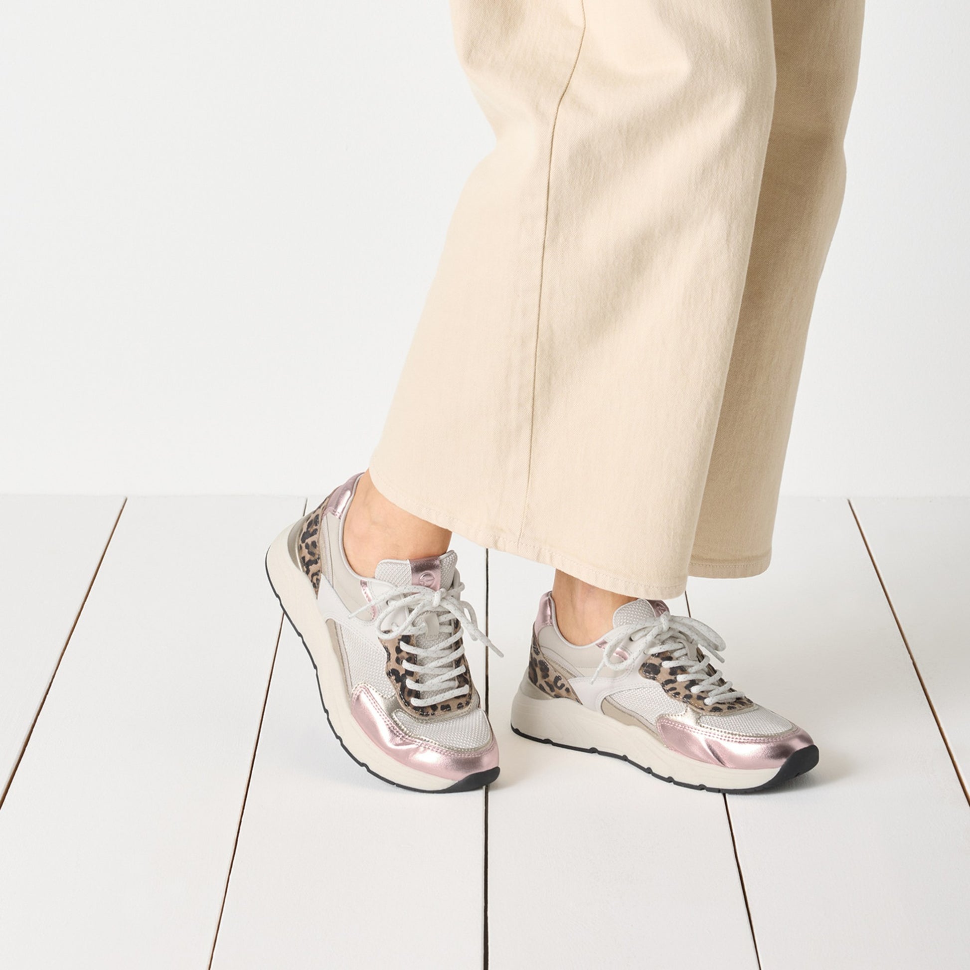 Women's Pink Fashion Sneakers