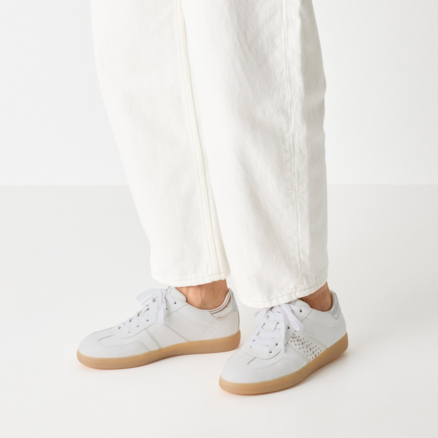 Women's White Fashion Sneakers