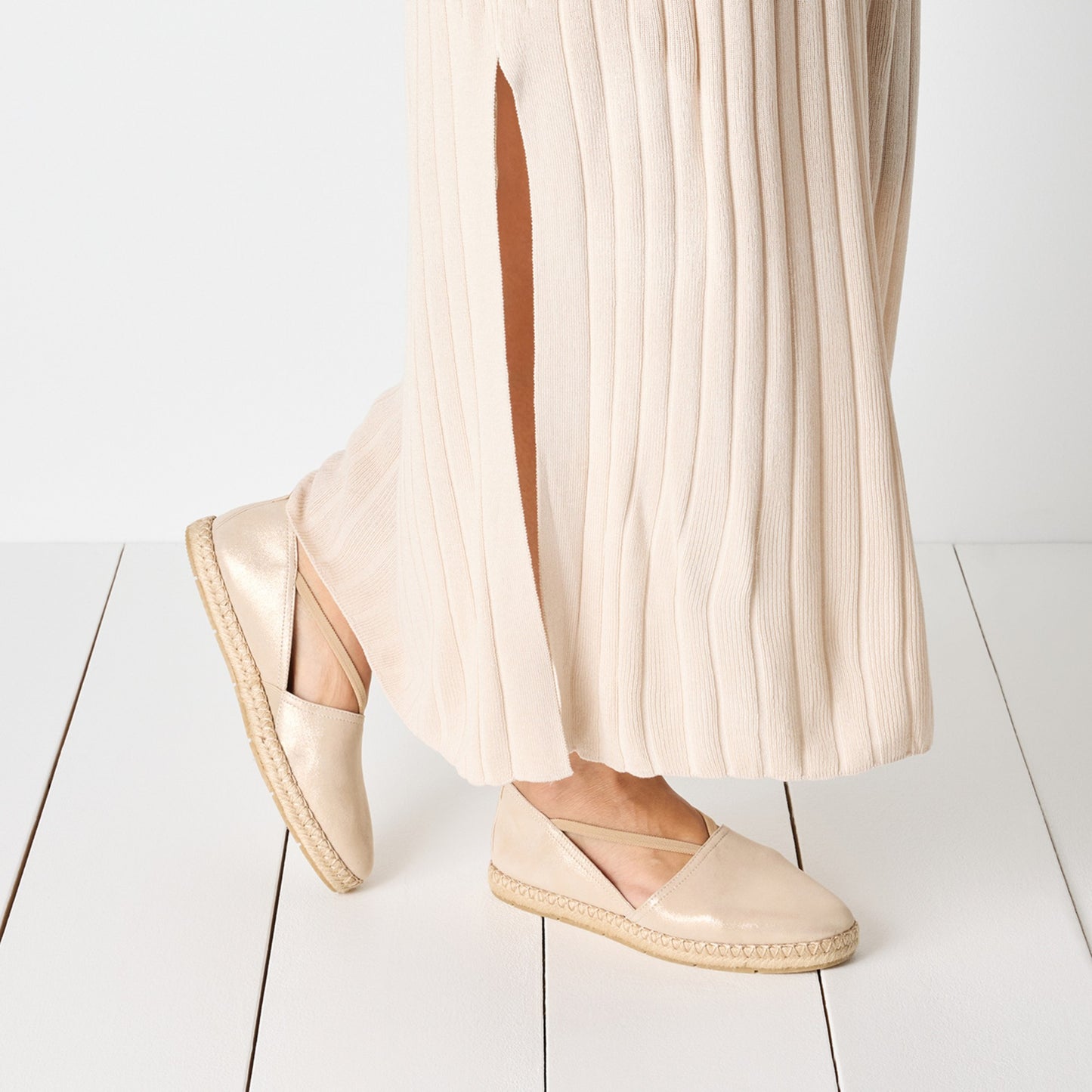 Women's Beige Espadrilles