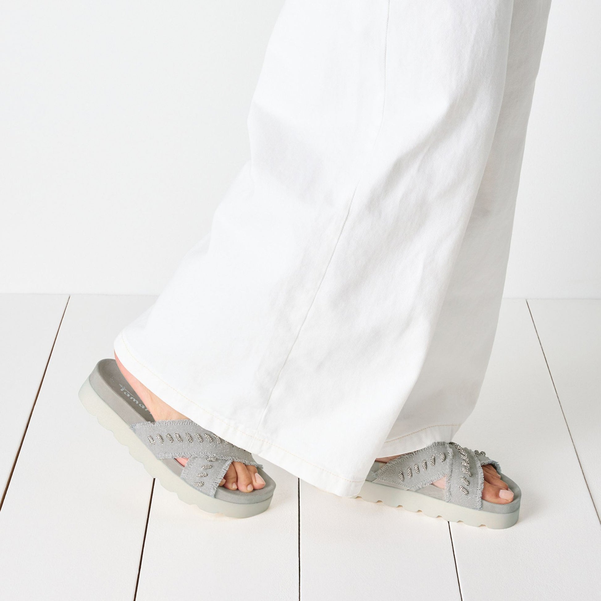 Women's Gray Slippers