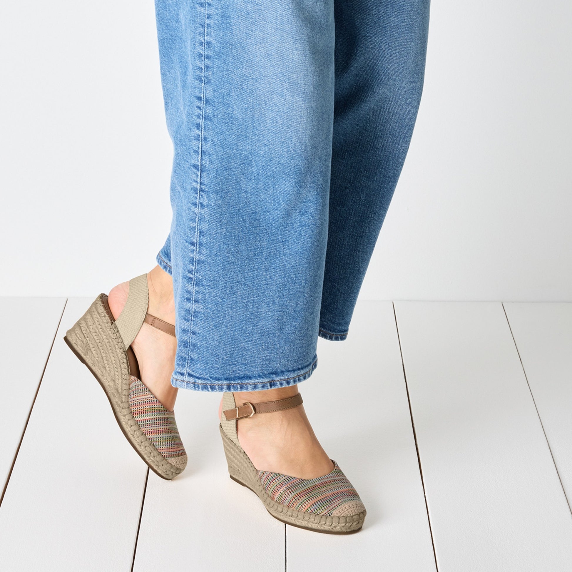 Women's Multicolor Sandals