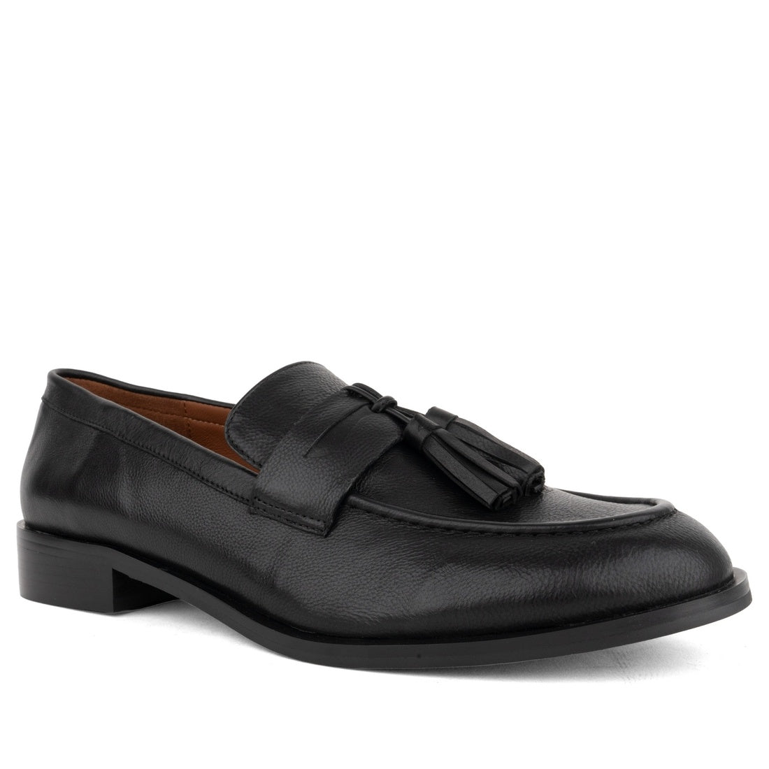 black casual closed loafers