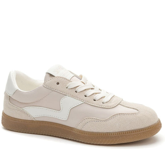beige casual closed sneakers