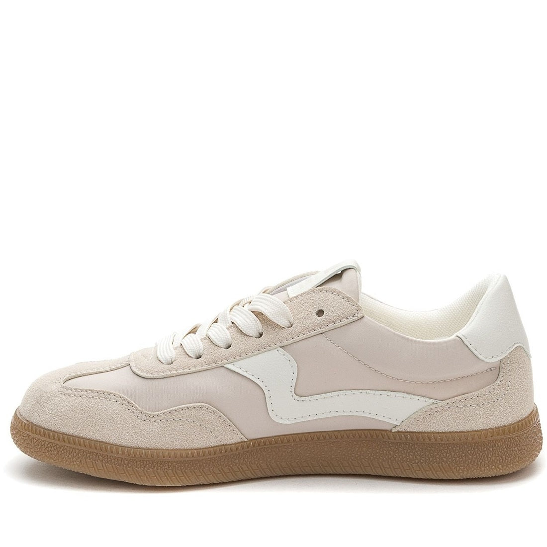 beige casual closed sneakers