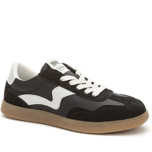 black casual closed sneakers